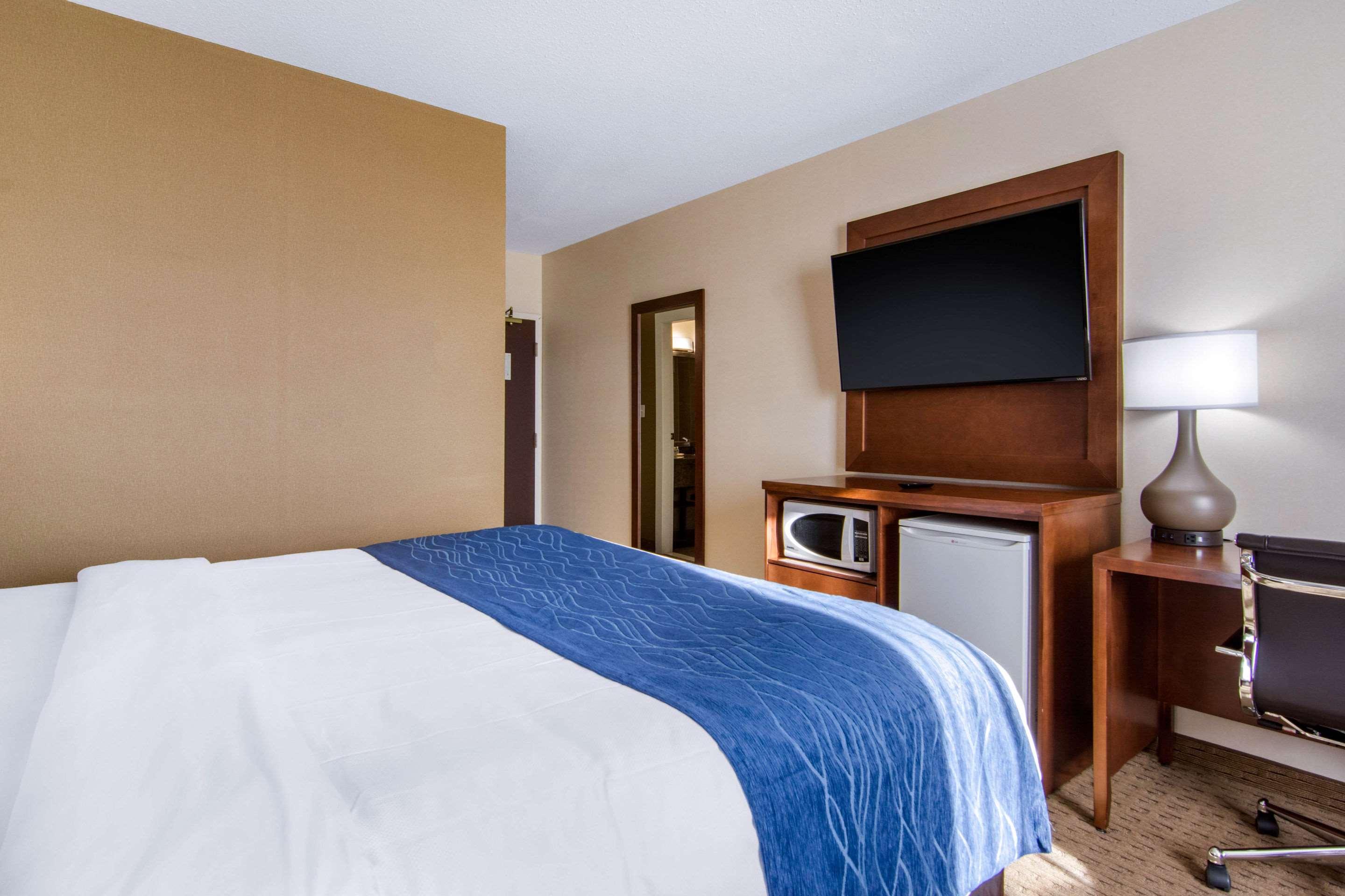 Comfort Inn & Suites Medicine Hat Exterior foto