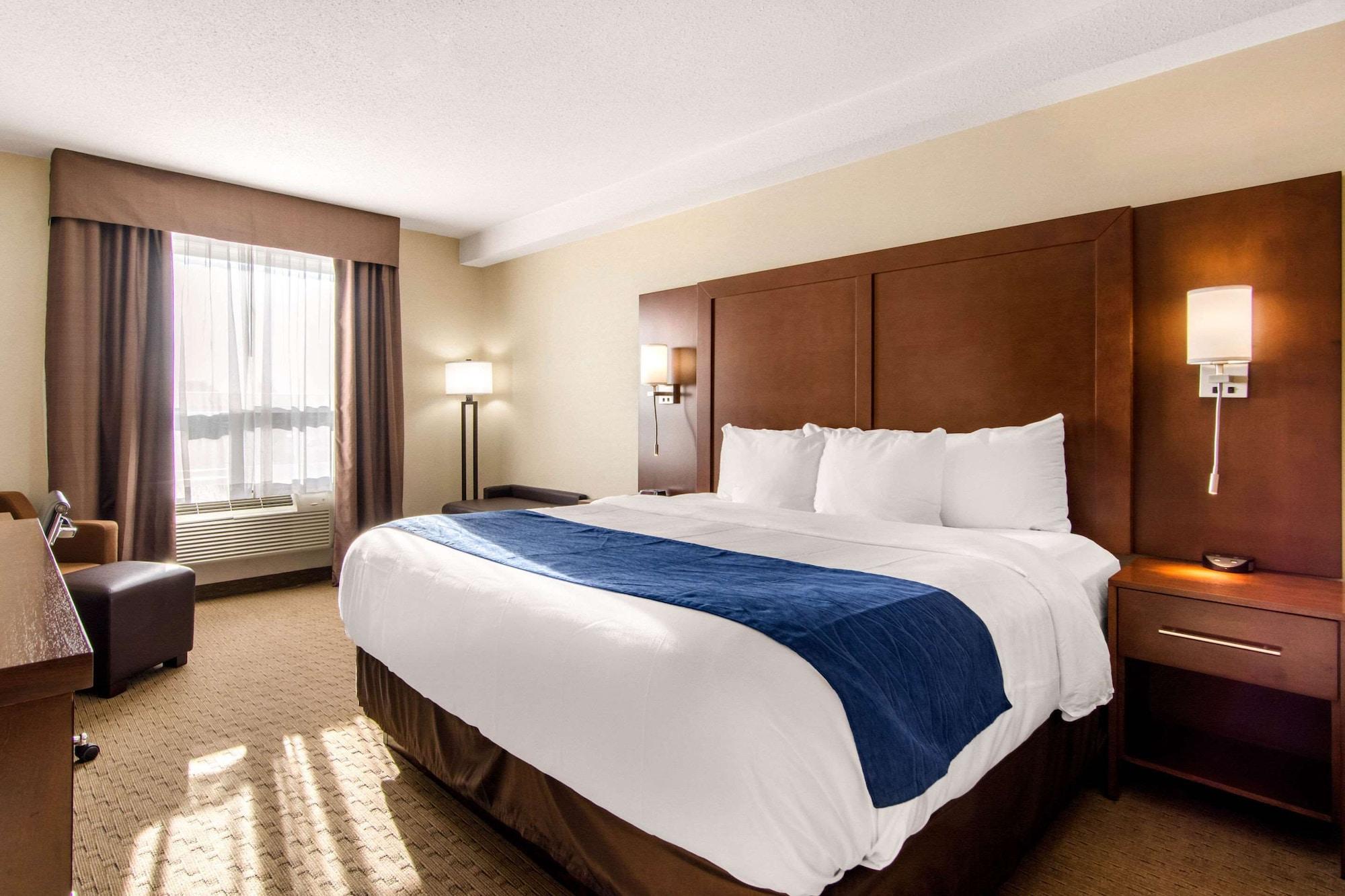 Comfort Inn & Suites Medicine Hat Exterior foto