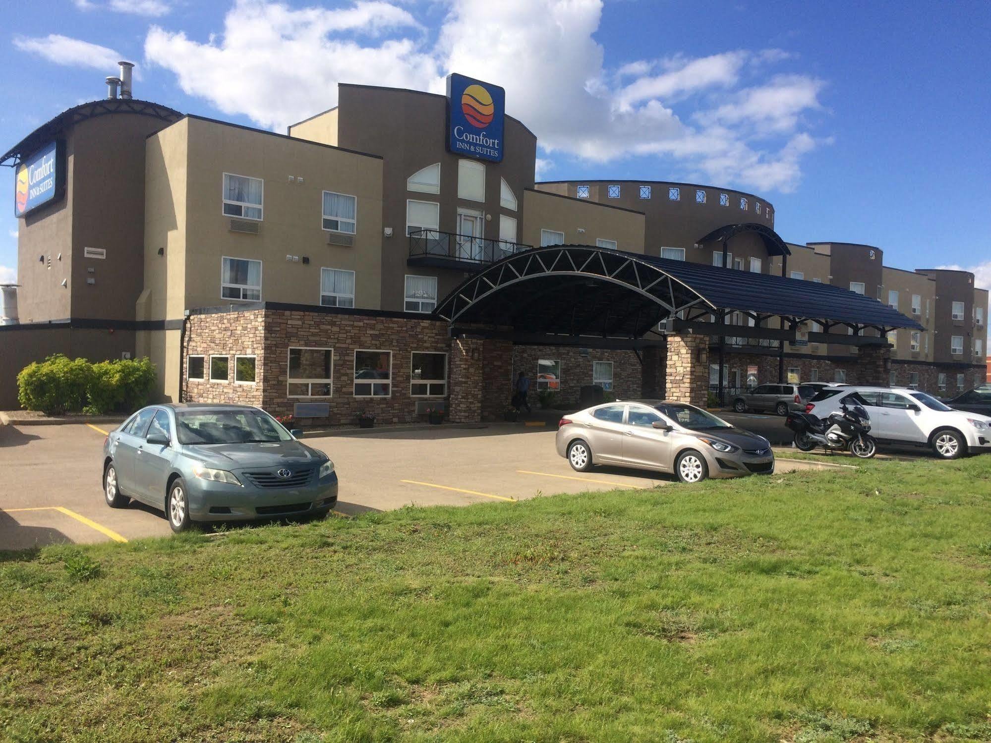 Comfort Inn & Suites Medicine Hat Exterior foto